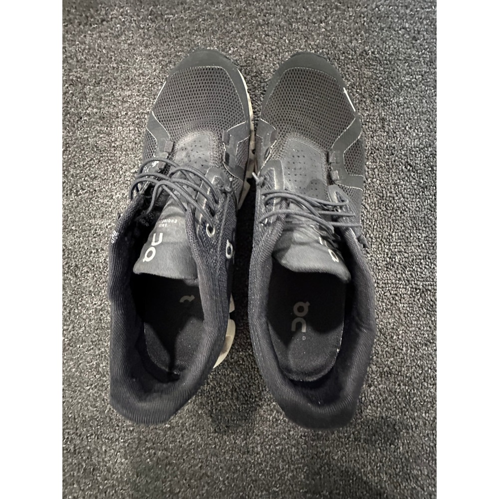 On Cloud 5 Running Shoes Black White Womens 8.5 Sneakers 59.98904